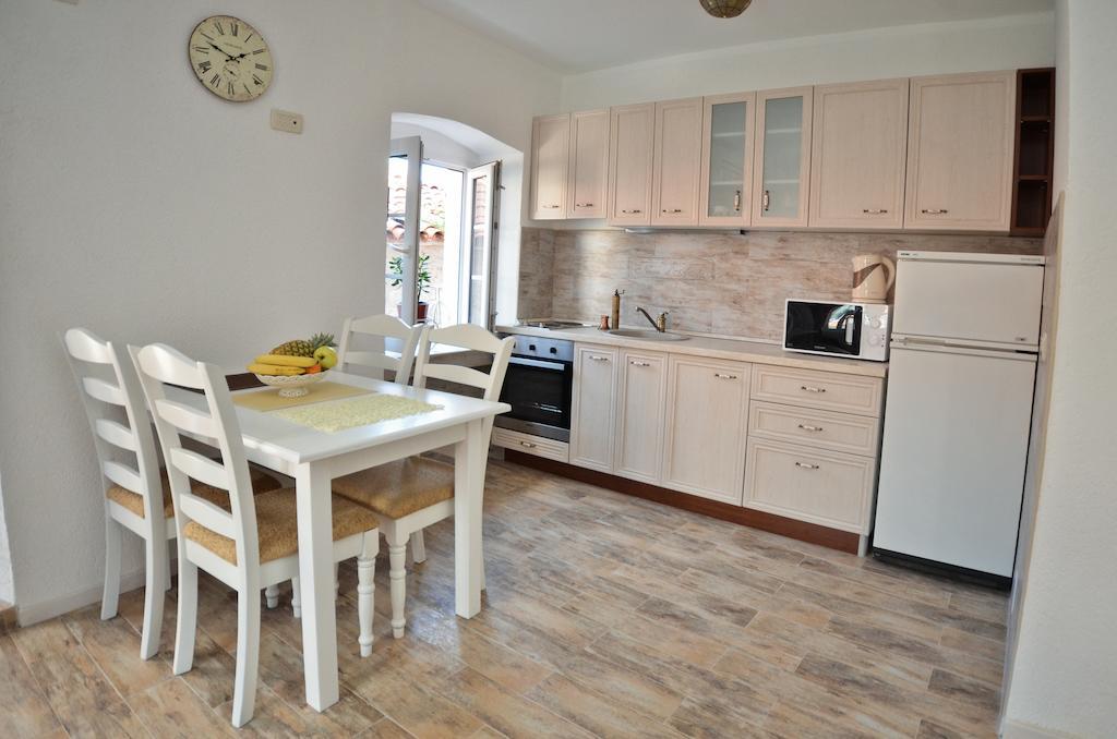 Bell Tower Apartment Budva Rum bild