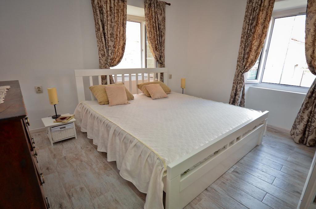 Bell Tower Apartment Budva Rum bild